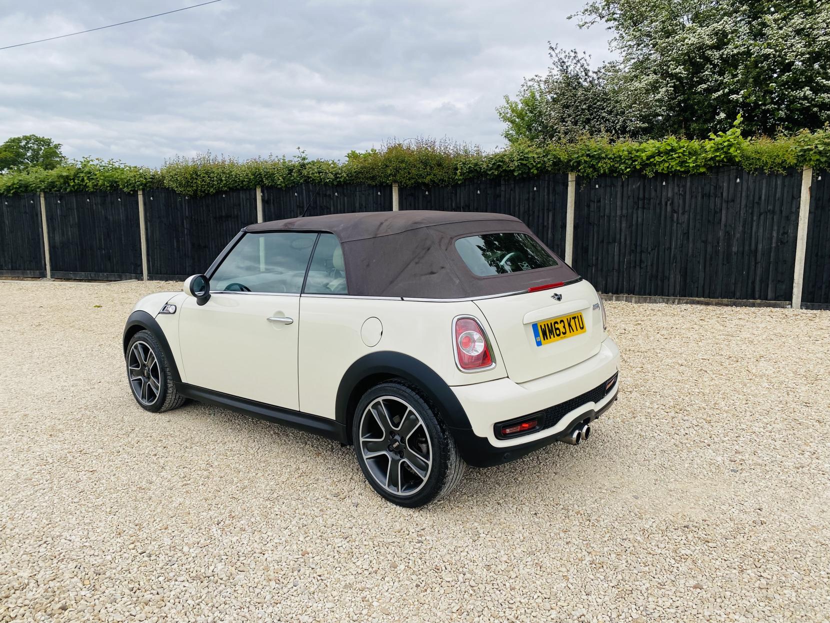 MINI Convertible 1.6 Cooper S Convertible 2dr Petrol Auto Euro 5 (184 ps)