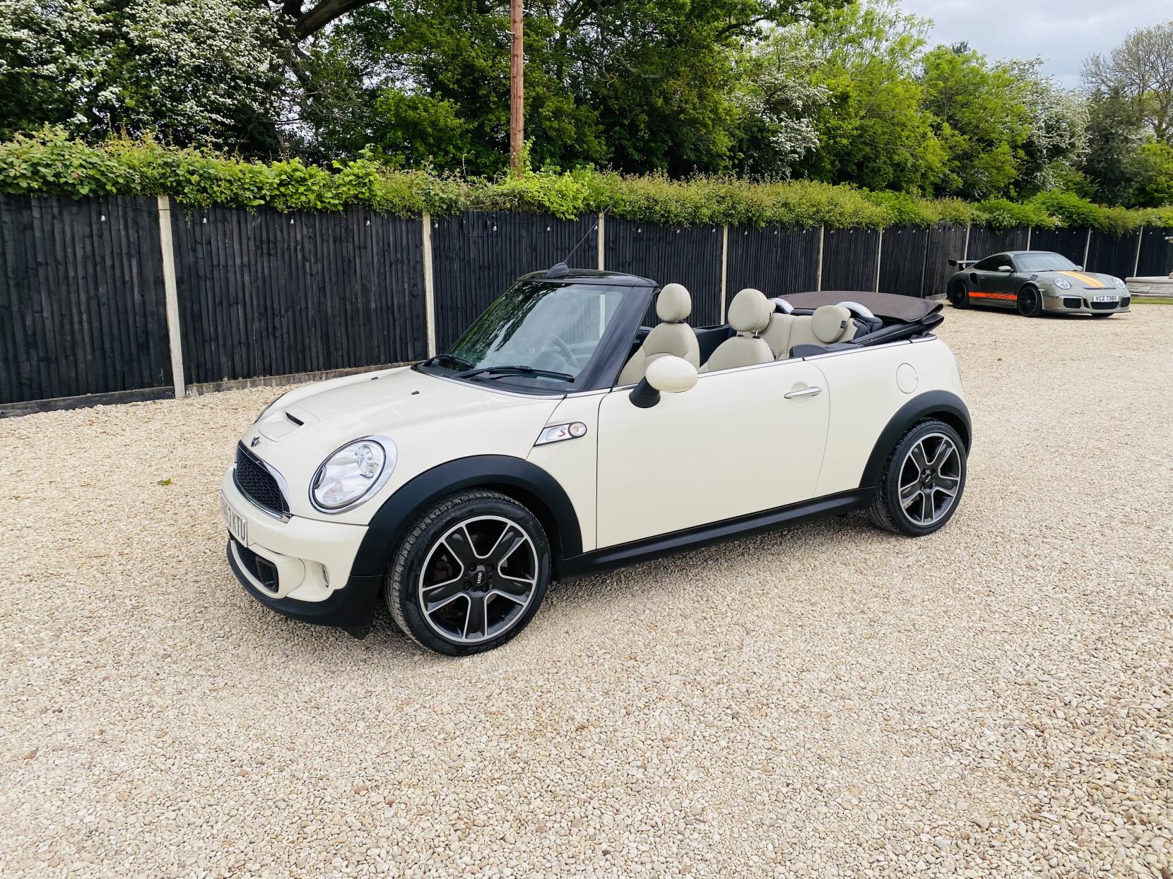 MINI Convertible 1.6 Cooper S Convertible 2dr Petrol Auto Euro 5 (184 ps)