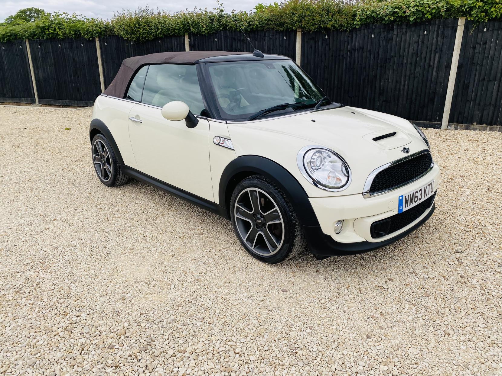 MINI Convertible 1.6 Cooper S Convertible 2dr Petrol Auto Euro 5 (184 ps)