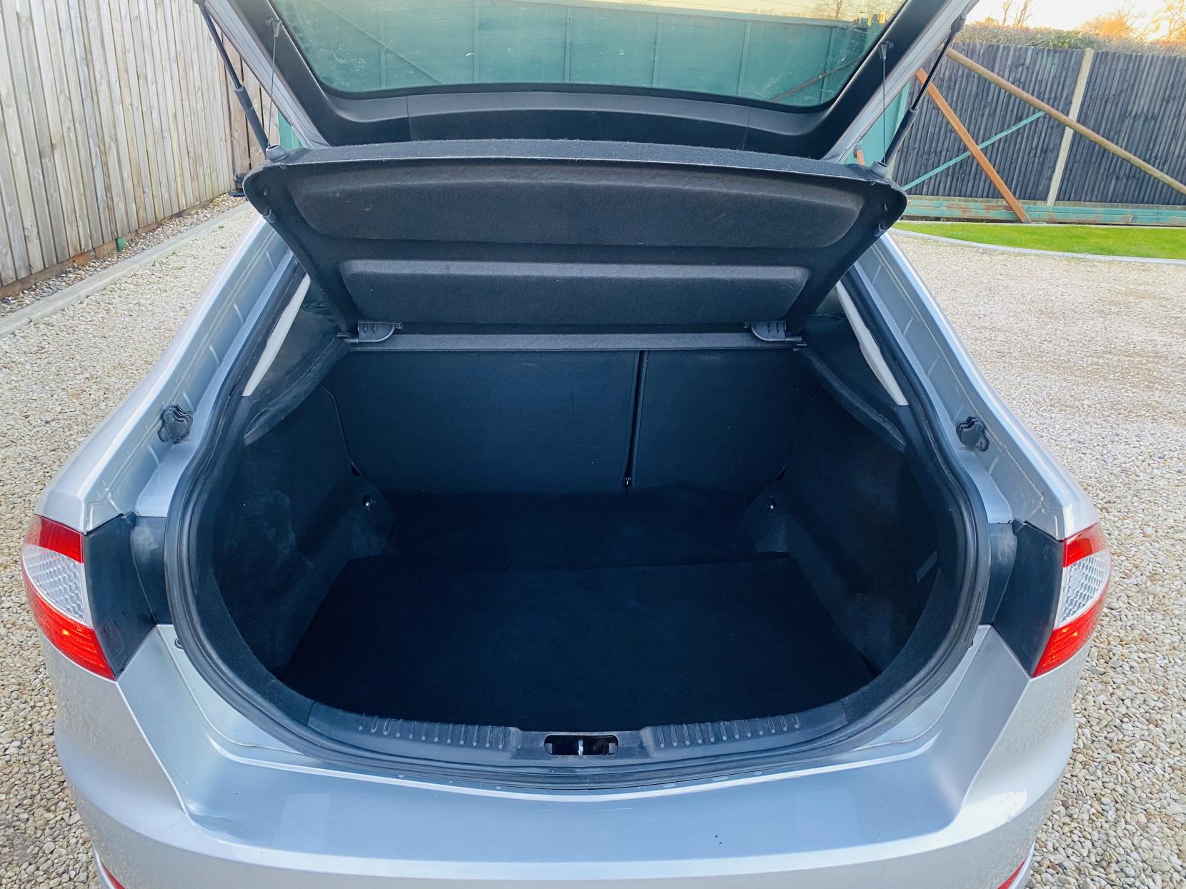 Ford Mondeo 2.0 EcoBoost Titanium X Hatchback 5dr Petrol Powershift (179 g/km, 200 bhp)