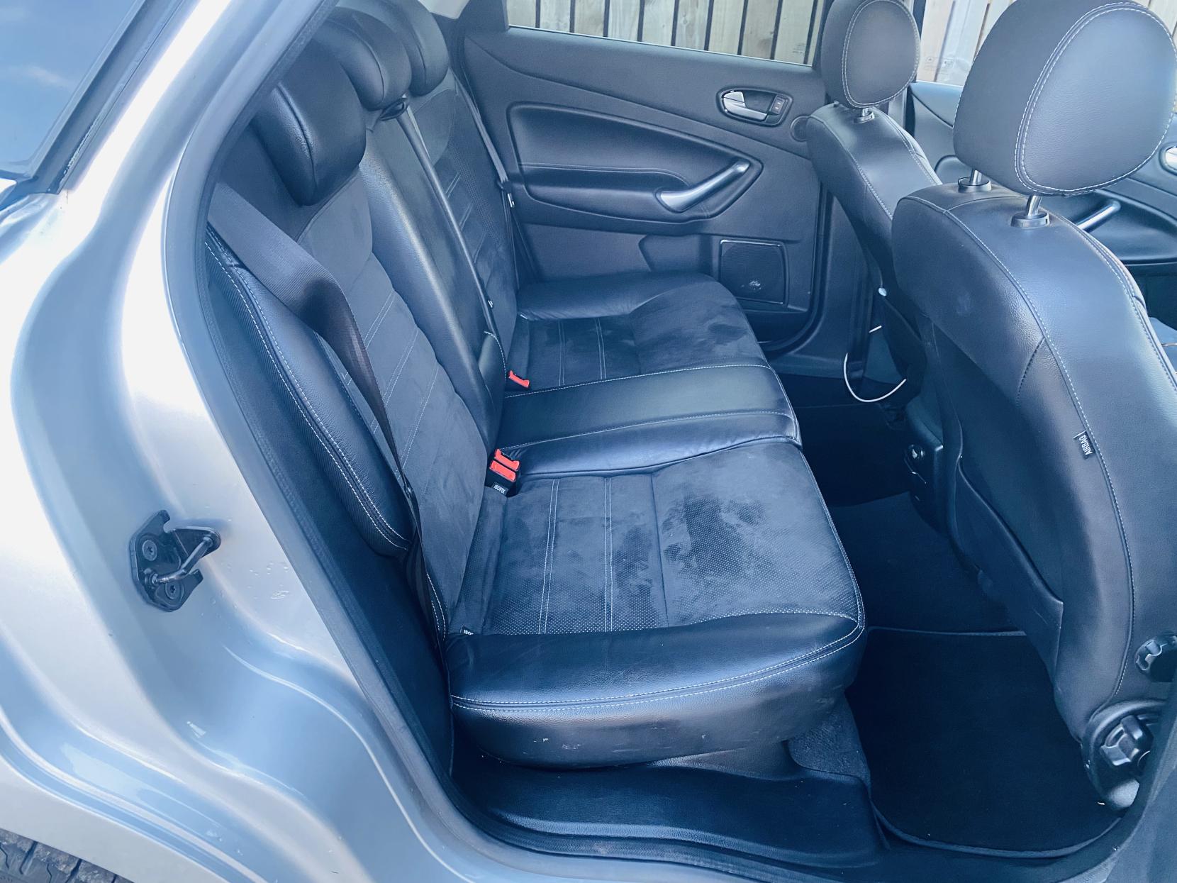 Ford Mondeo 2.0 EcoBoost Titanium X Hatchback 5dr Petrol Powershift (179 g/km, 200 bhp)