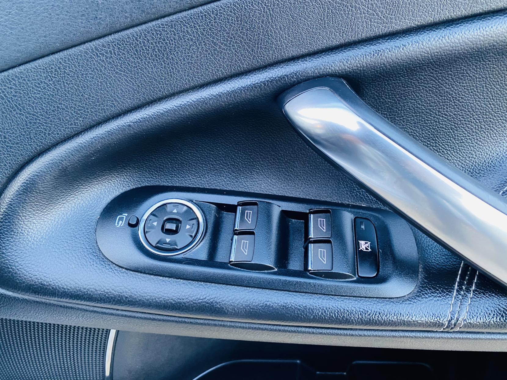 Ford Mondeo 2.0 EcoBoost Titanium X Hatchback 5dr Petrol Powershift (179 g/km, 200 bhp)