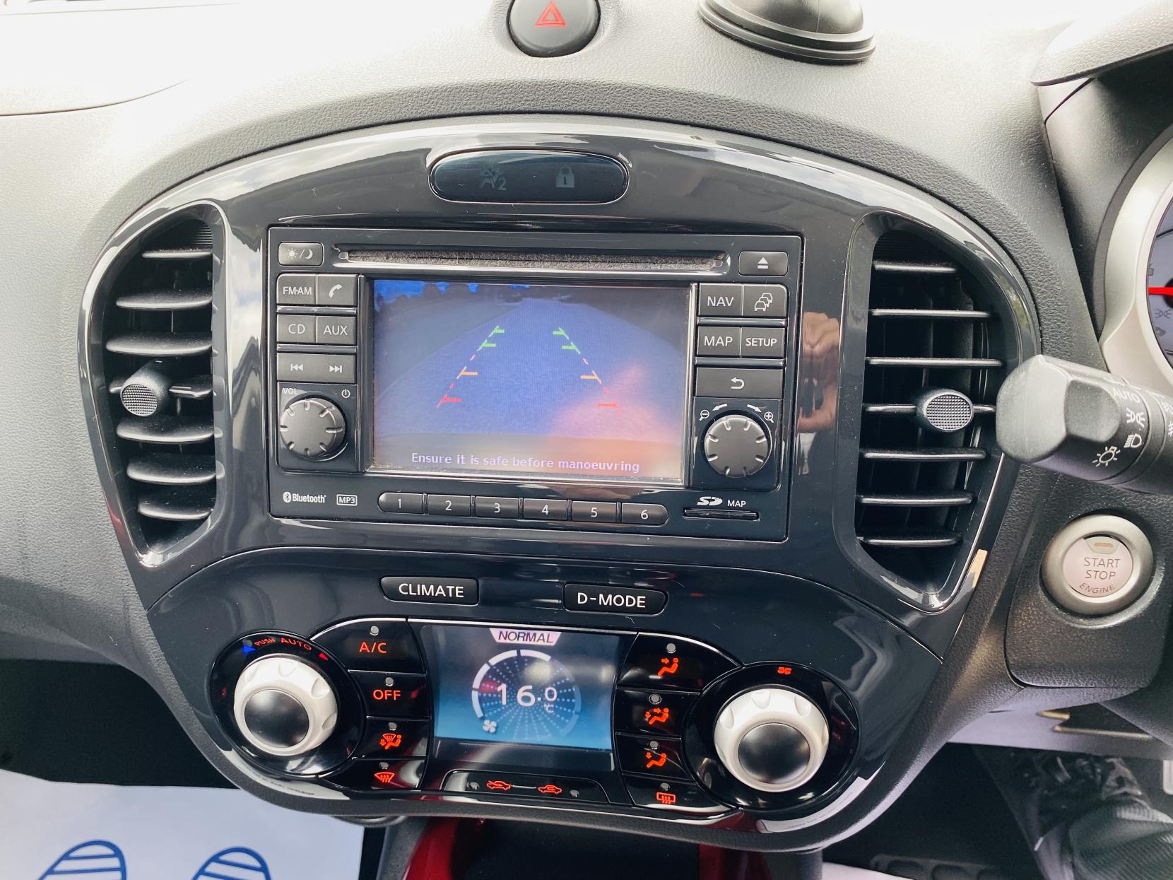 Nissan Juke 1.6 Tekna SUV 5dr Petrol CVT Euro 5 (117 ps)