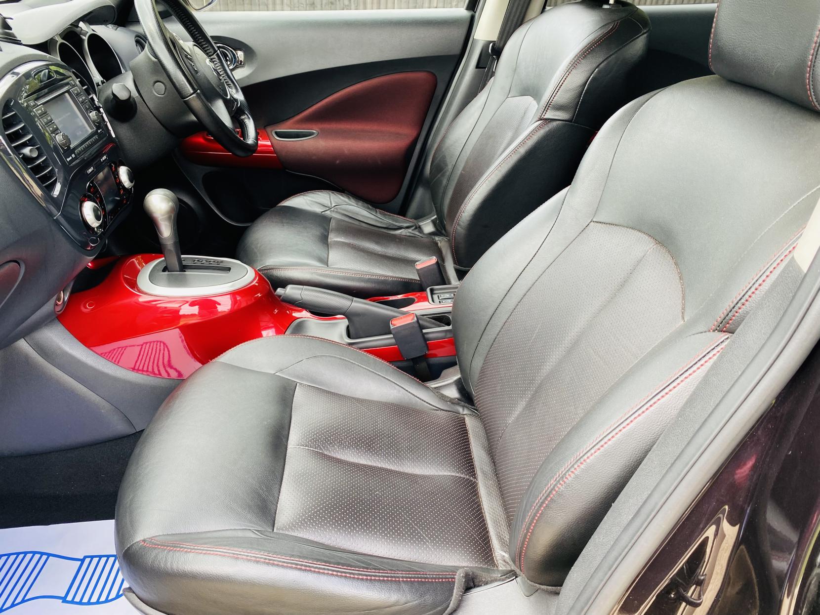 Nissan Juke 1.6 Tekna SUV 5dr Petrol CVT Euro 5 (117 ps)