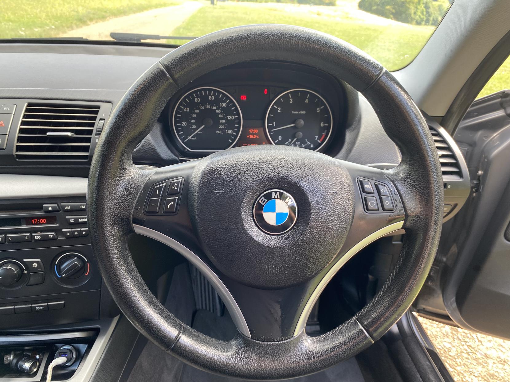 BMW 1 Series 2.0 116i Sport Hatchback 3dr Petrol Manual Euro 5 (122 ps)