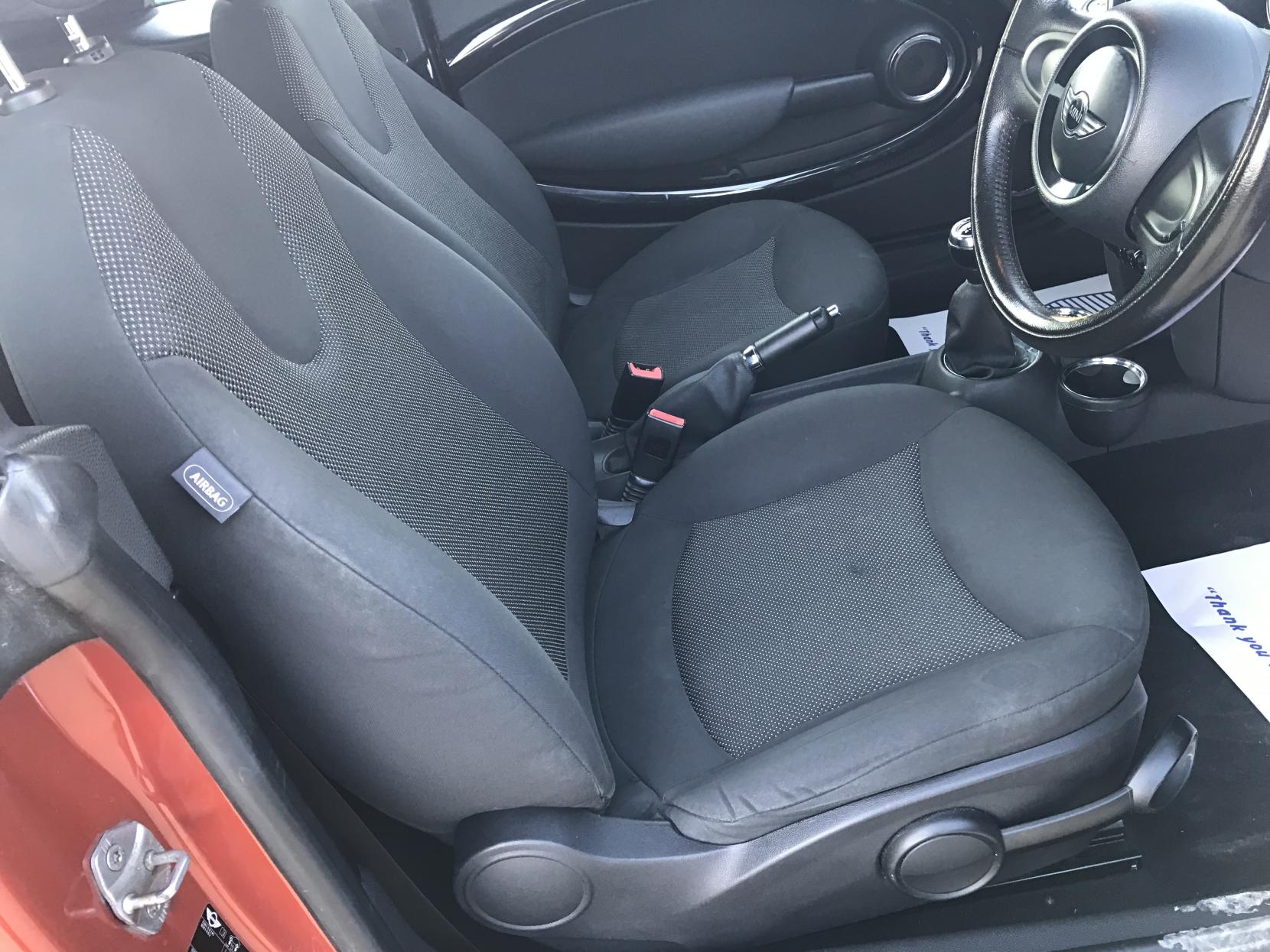 MINI Convertible 1.6 One Convertible 2dr Petrol Manual Euro 5 (98 ps)