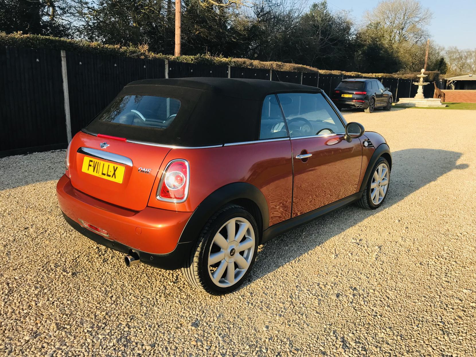 MINI Convertible 1.6 One Convertible 2dr Petrol Manual Euro 5 (98 ps)