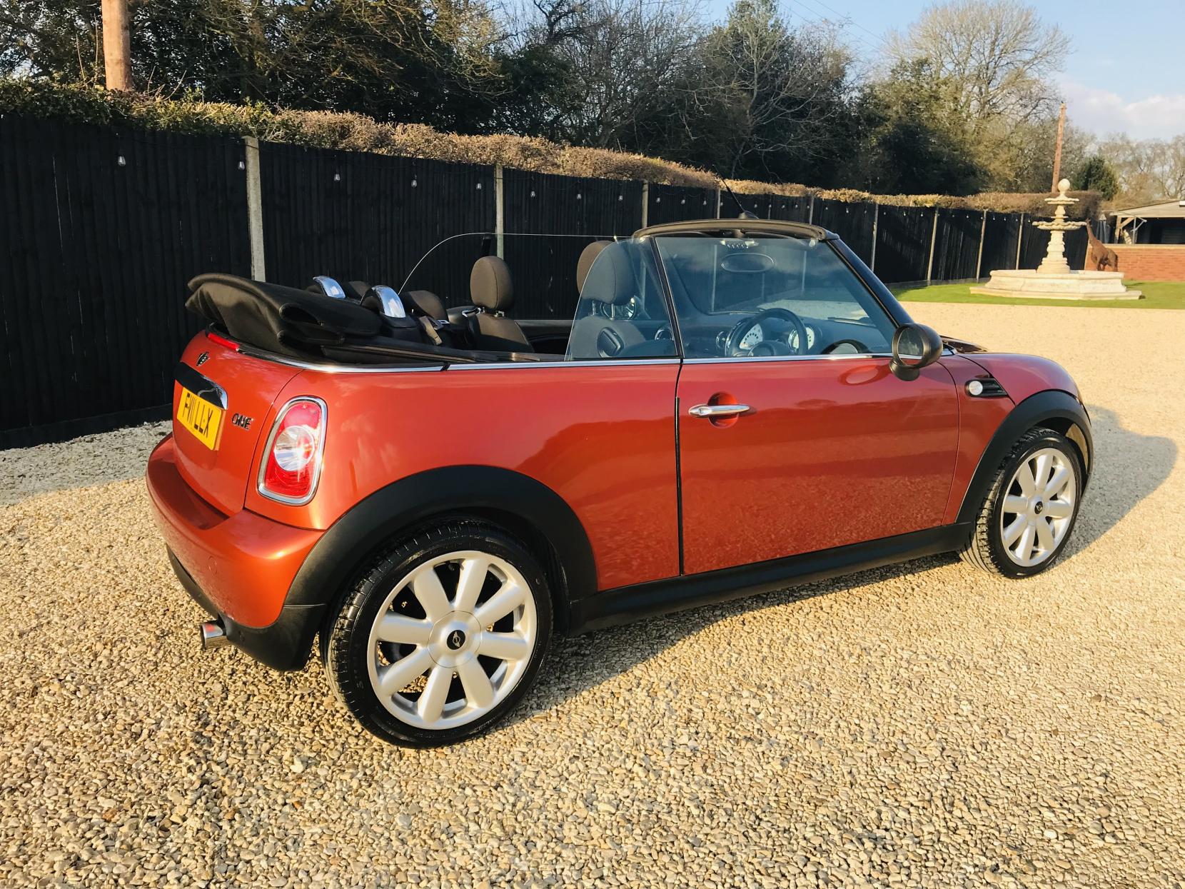 MINI Convertible 1.6 One Convertible 2dr Petrol Manual Euro 5 (98 ps)