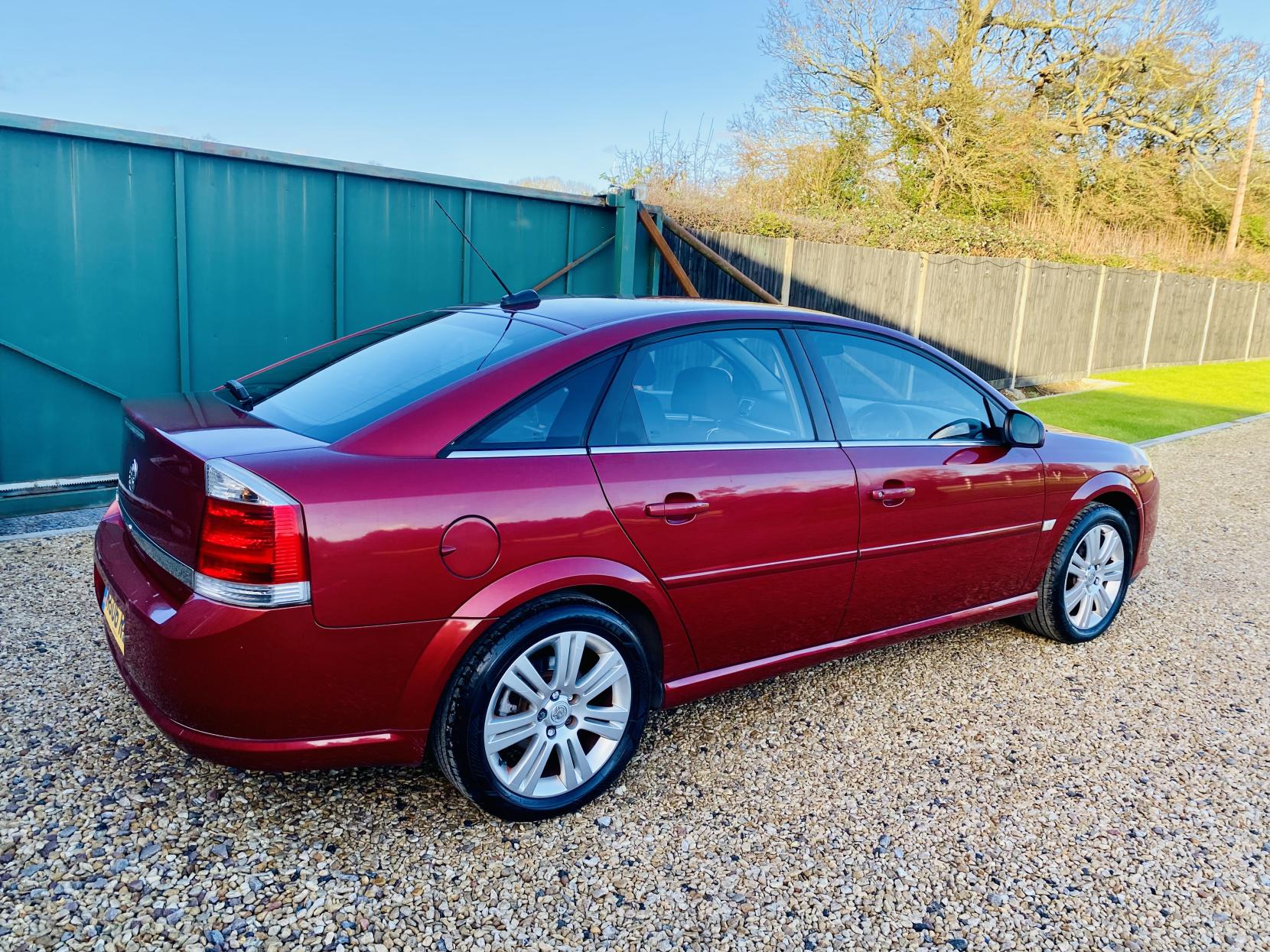 Vauxhall Vectra 1.8 VVT Exclusiv Hatchback 5dr Petrol Manual (173 g/km, 138 bhp)