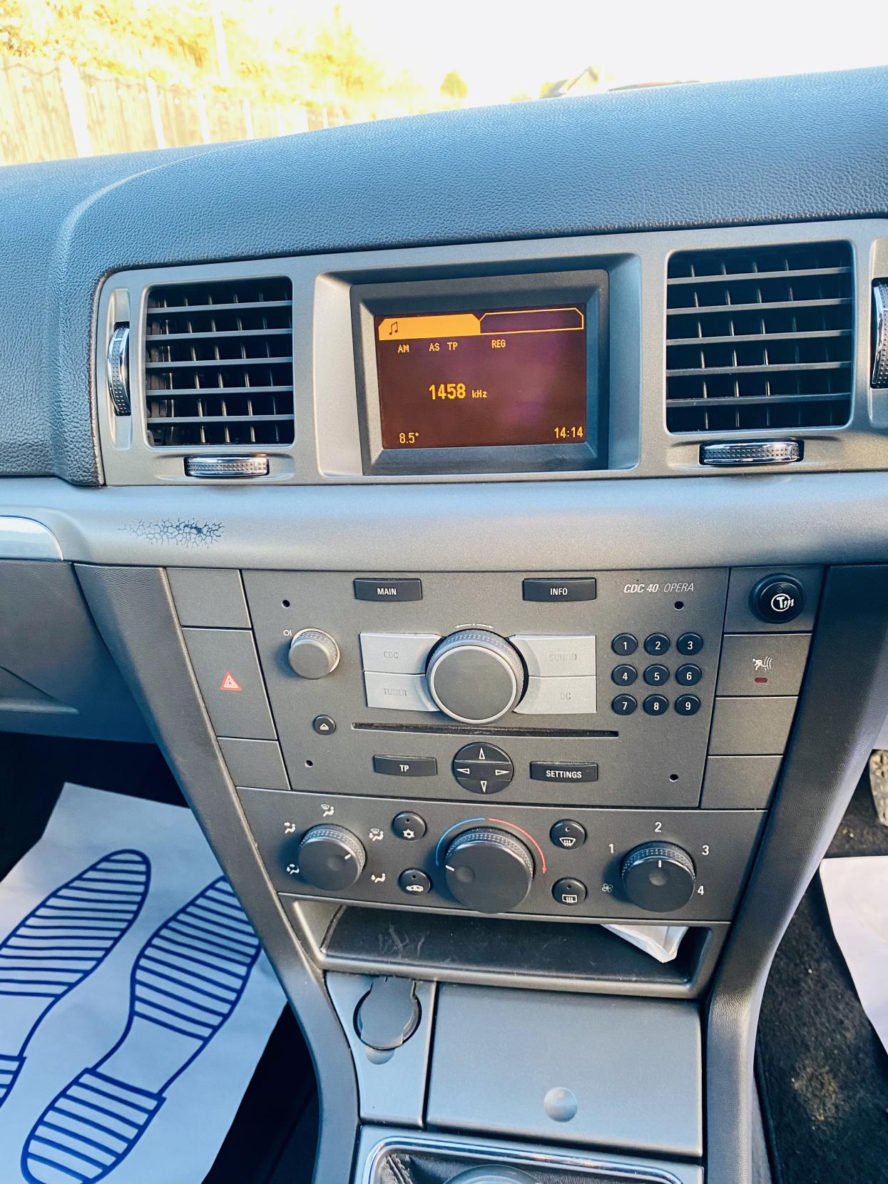 Vauxhall Vectra 1.8 VVT Exclusiv Hatchback 5dr Petrol Manual (173 g/km, 138 bhp)