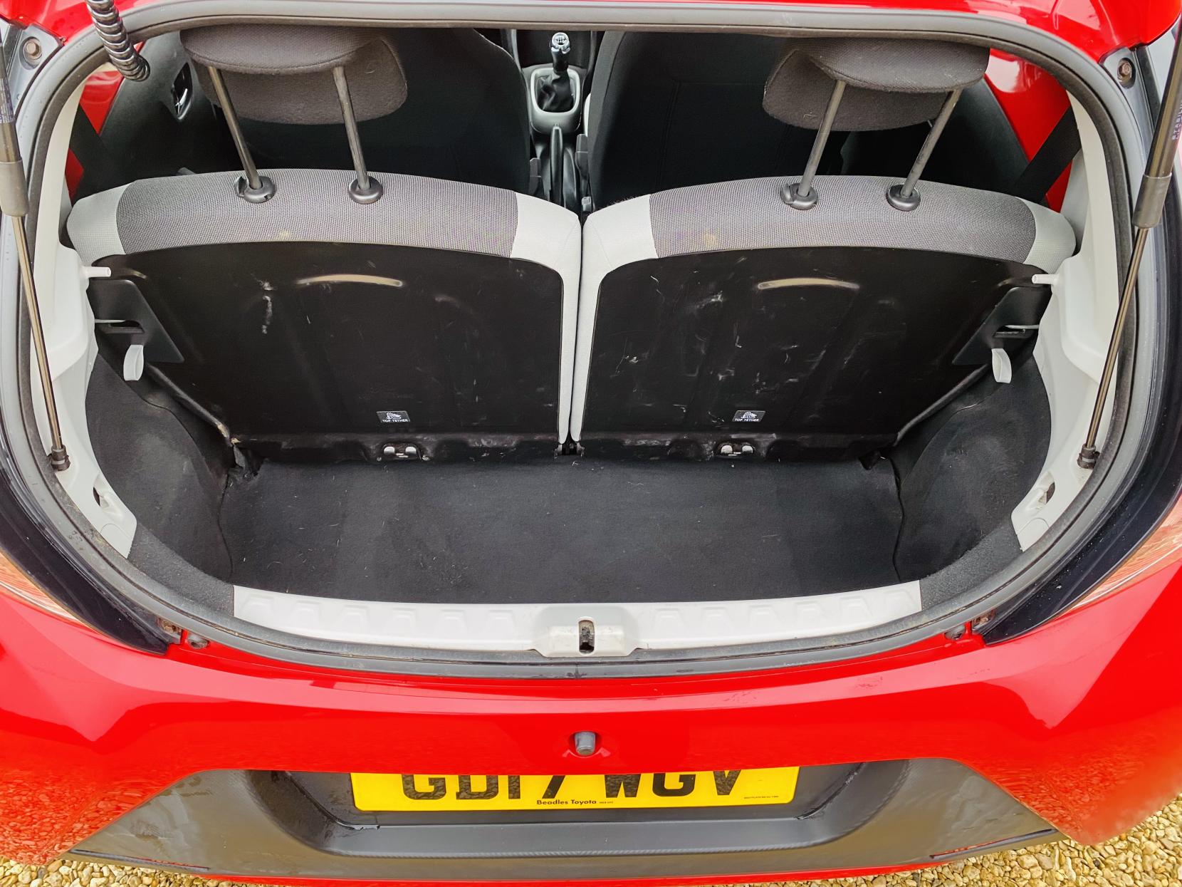 Toyota AYGO 1.0 VVT-i x-play Hatchback 5dr Petrol Manual Euro 6 (68 ps)