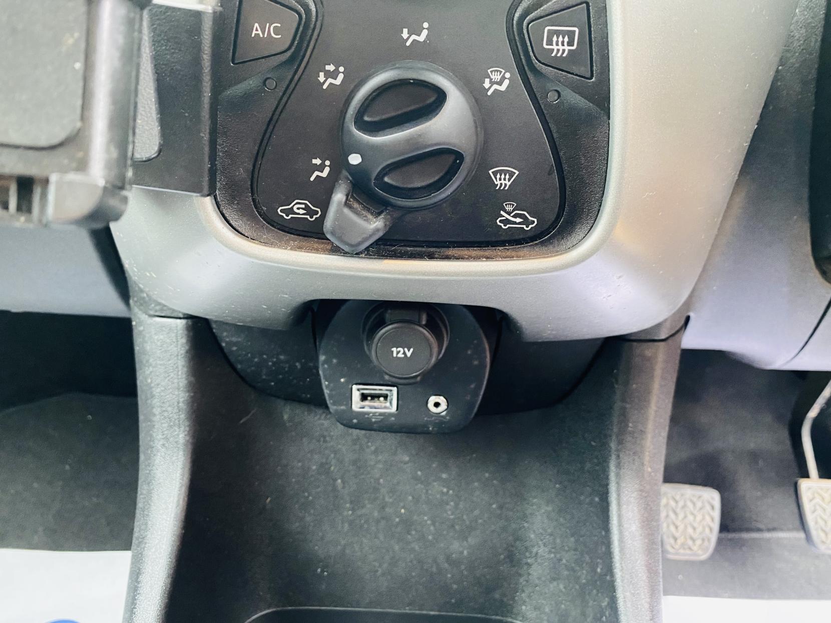 Toyota AYGO 1.0 VVT-i x-play Hatchback 5dr Petrol Manual Euro 6 (68 ps)