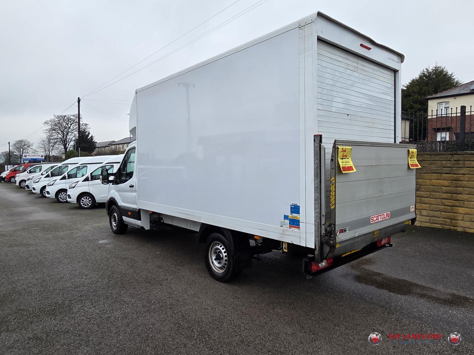 Ford Transit 2.0 350 EcoBlue Leader Luton 3dr Diesel Manual FWD L4 Euro 6 (s/s) (130 ps)