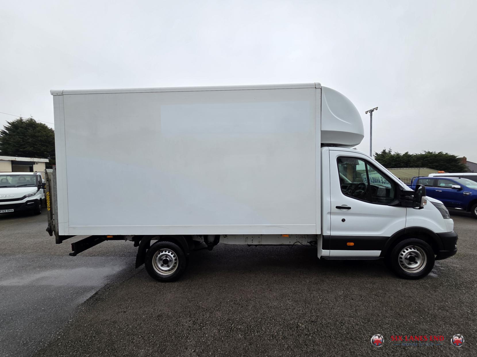 Ford Transit 2.0 350 EcoBlue Leader Luton 3dr Diesel Manual FWD L4 Euro 6 (s/s) (130 ps)