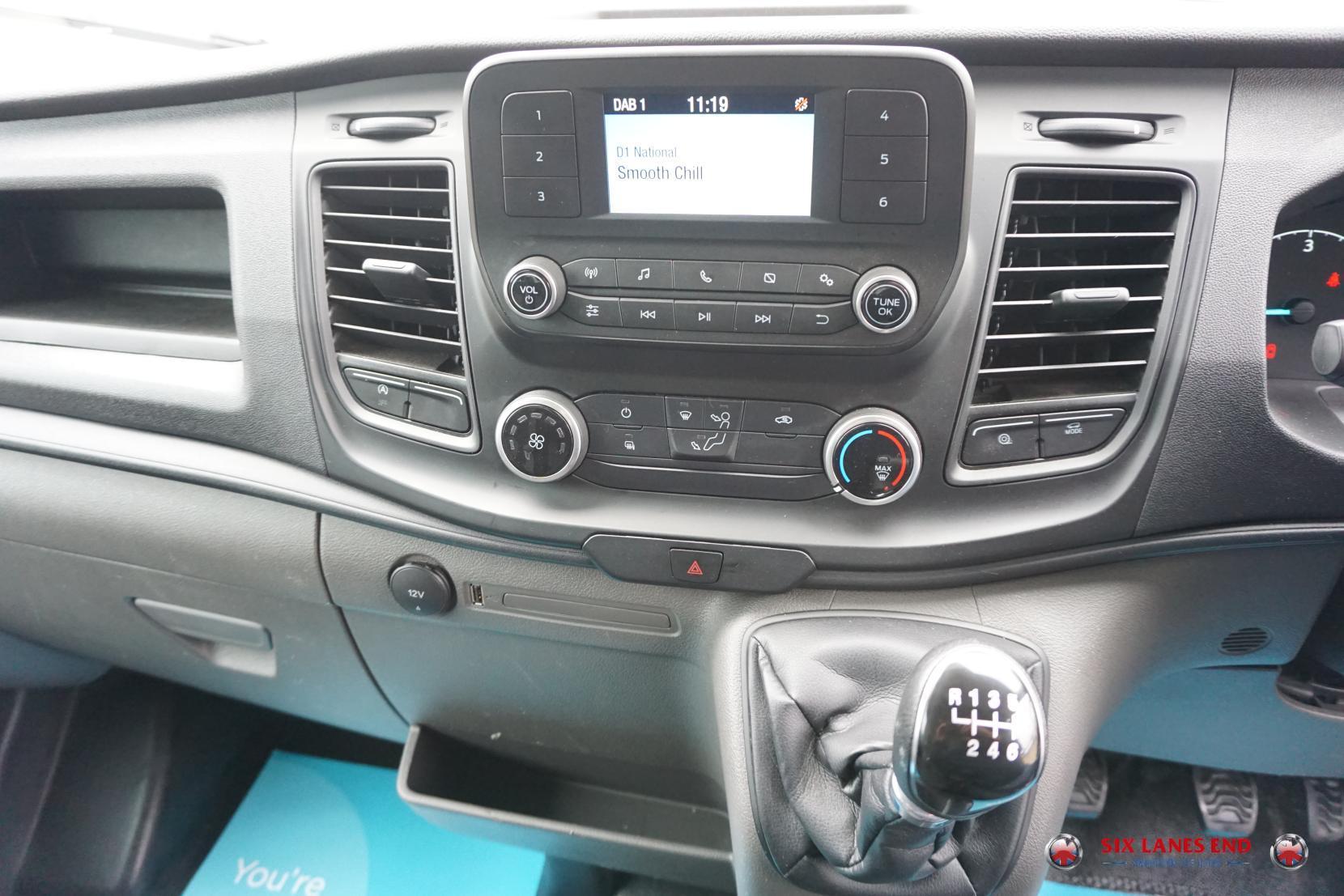 Ford Transit 2.0 350 EcoBlue Leader Luton 3dr Diesel Manual FWD L4 Euro 6 (s/s) (130 ps)