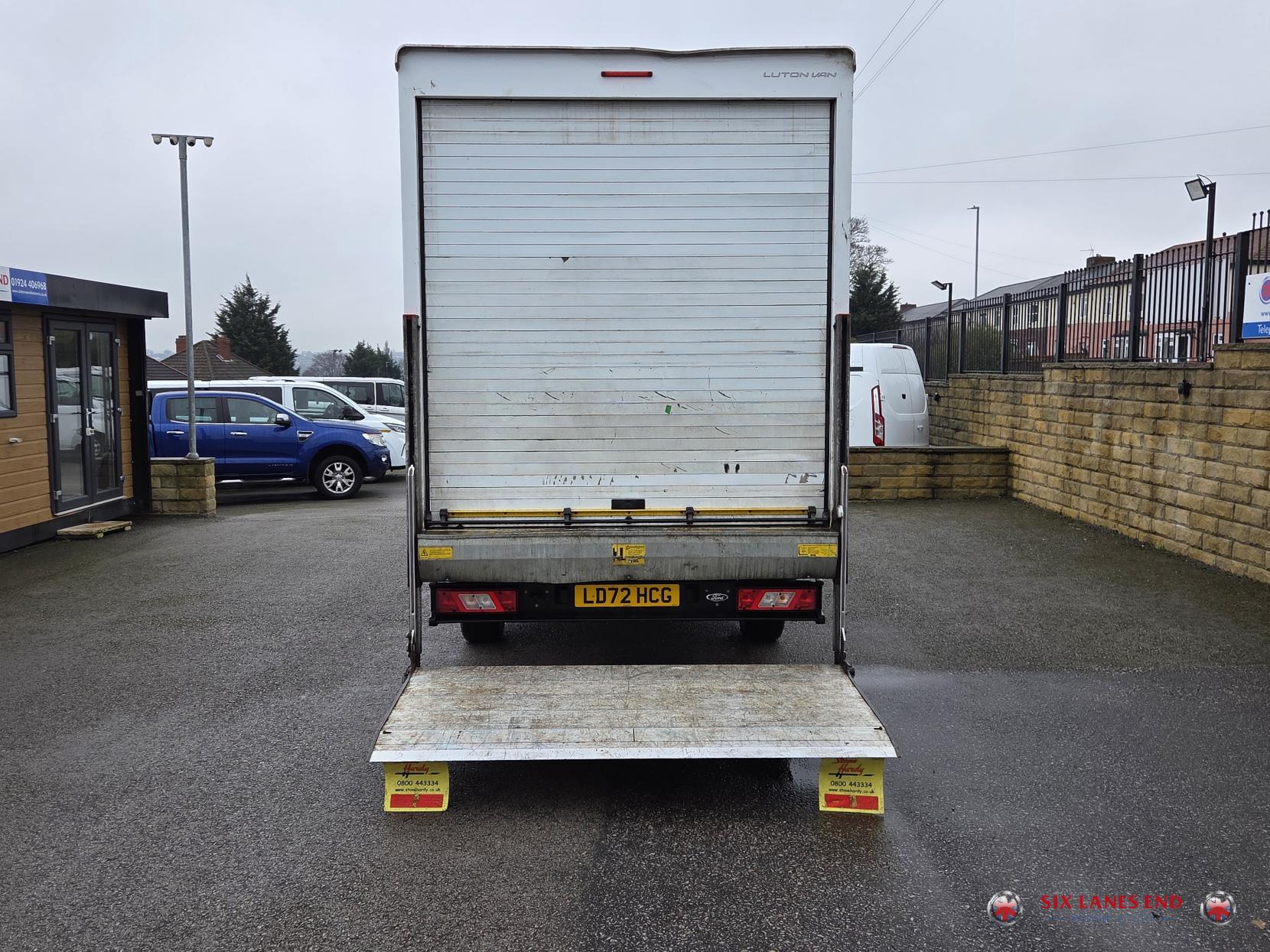 Ford Transit 2.0 350 EcoBlue Leader Luton 3dr Diesel Manual FWD L4 Euro 6 (s/s) (130 ps)