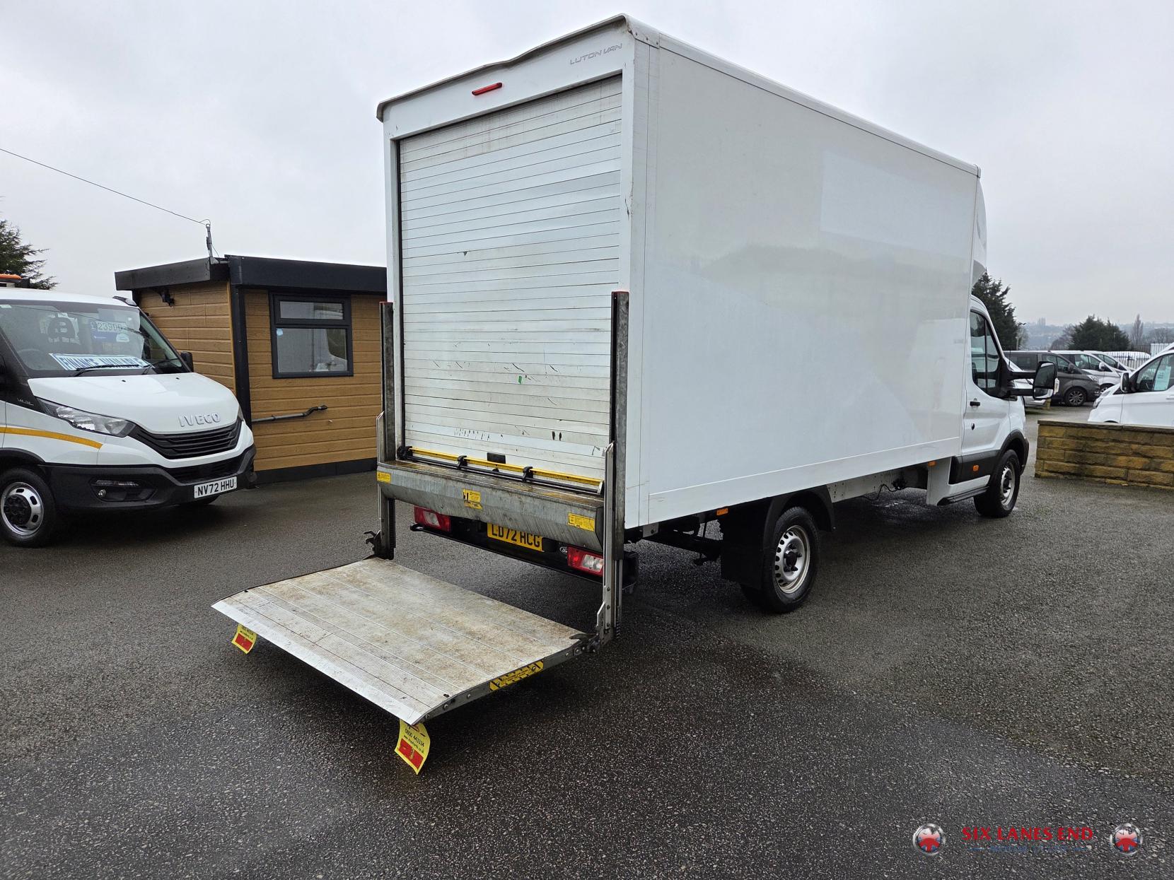 Ford Transit 2.0 350 EcoBlue Leader Luton 3dr Diesel Manual FWD L4 Euro 6 (s/s) (130 ps)