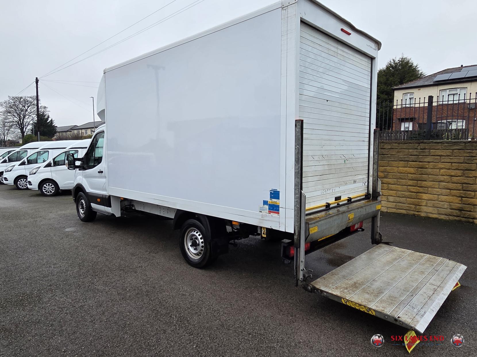 Ford Transit 2.0 350 EcoBlue Leader Luton 3dr Diesel Manual FWD L4 Euro 6 (s/s) (130 ps)