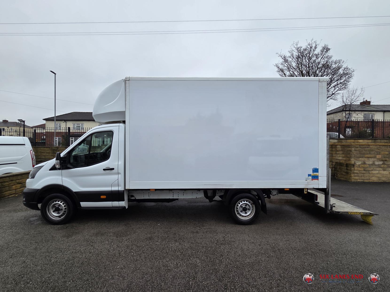 Ford Transit 2.0 350 EcoBlue Leader Luton 3dr Diesel Manual FWD L4 Euro 6 (s/s) (130 ps)