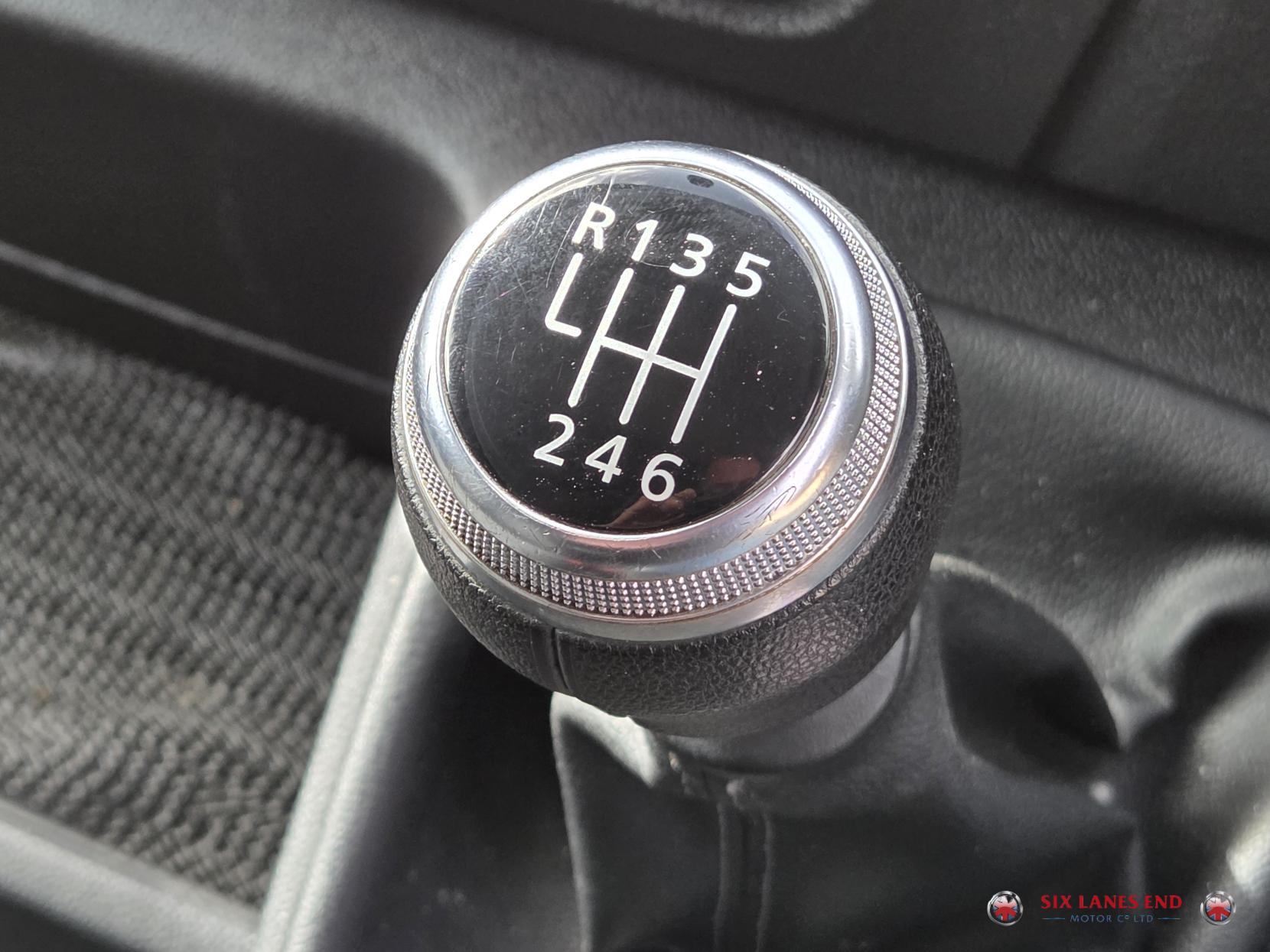 Renault Trucks Master RENAULT TRUCKS MASTER RED EDITION 35 LWB LOW LOADER MK3 FL2 (E62)