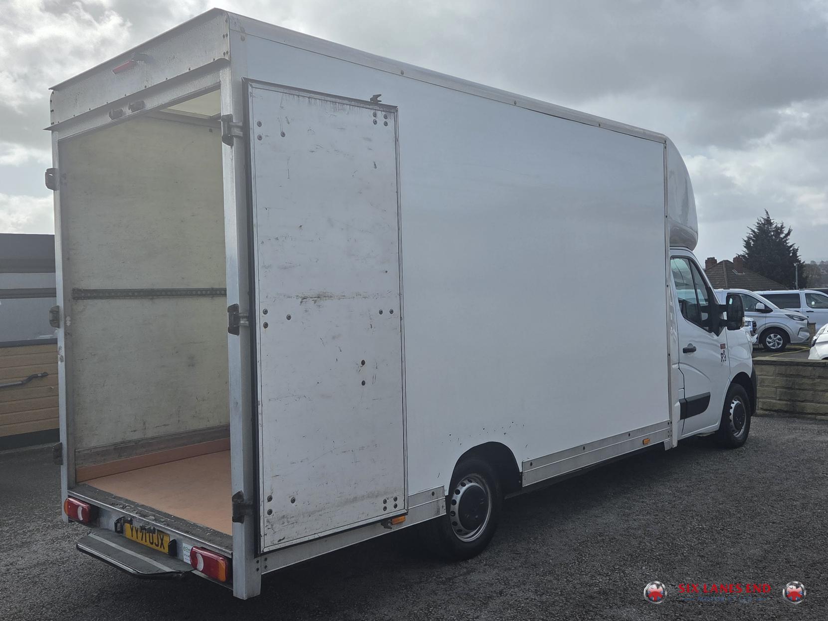 Renault Trucks Master RENAULT TRUCKS MASTER RED EDITION 35 LWB LOW LOADER MK3 FL2 (E62)