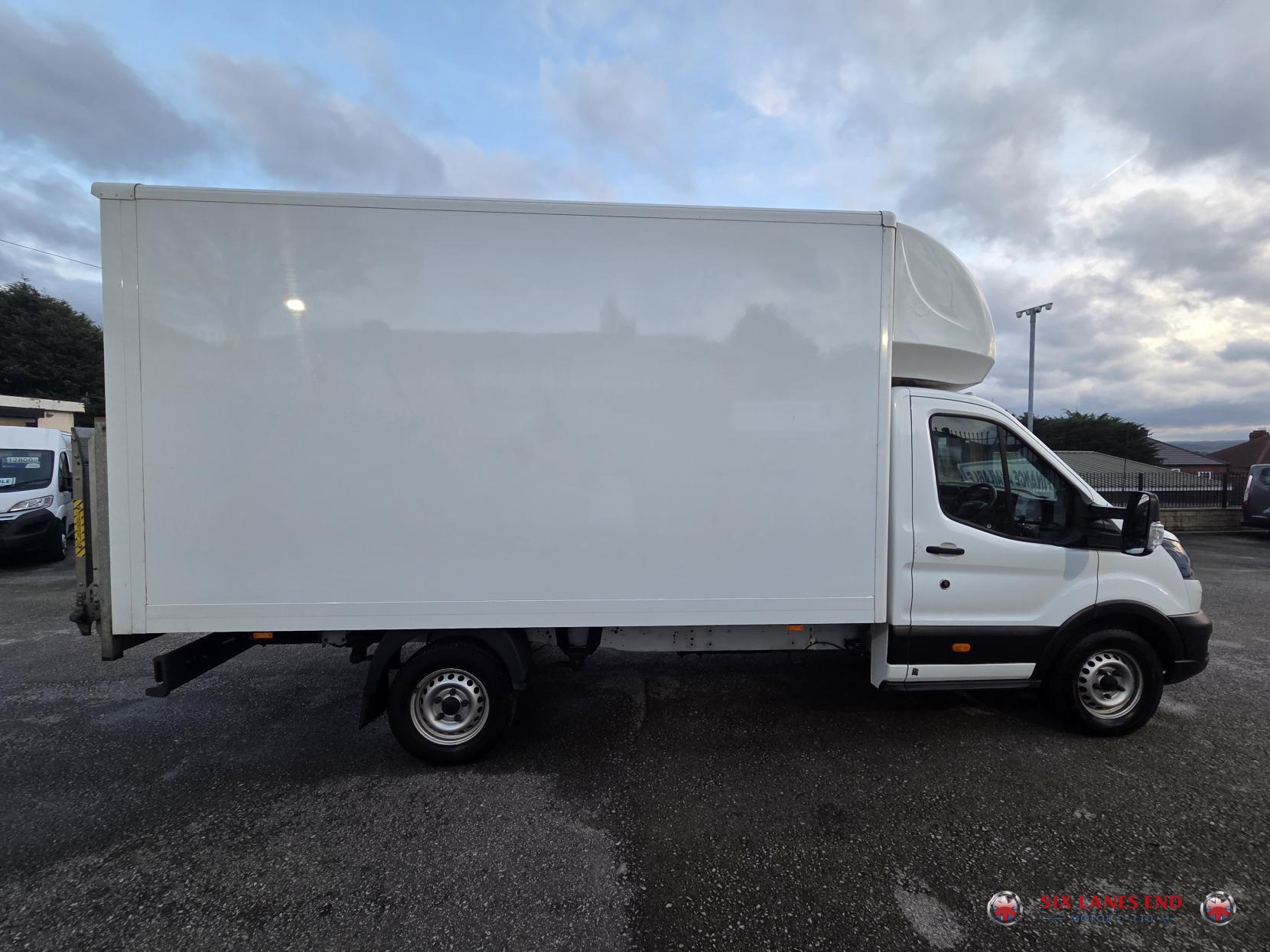 Ford Transit 2.0 350 EcoBlue Leader Luton 3dr Diesel Manual FWD L4 Euro 6 (s/s) (130 ps)