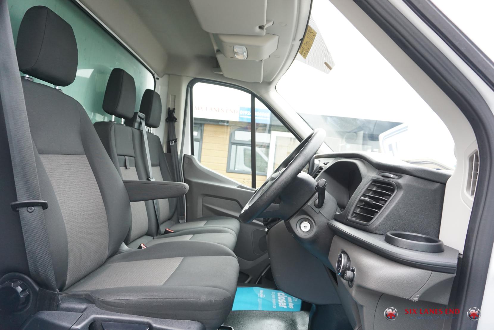 Ford Transit 2.0 350 EcoBlue Leader Luton 3dr Diesel Manual FWD L4 Euro 6 (s/s) (130 ps)