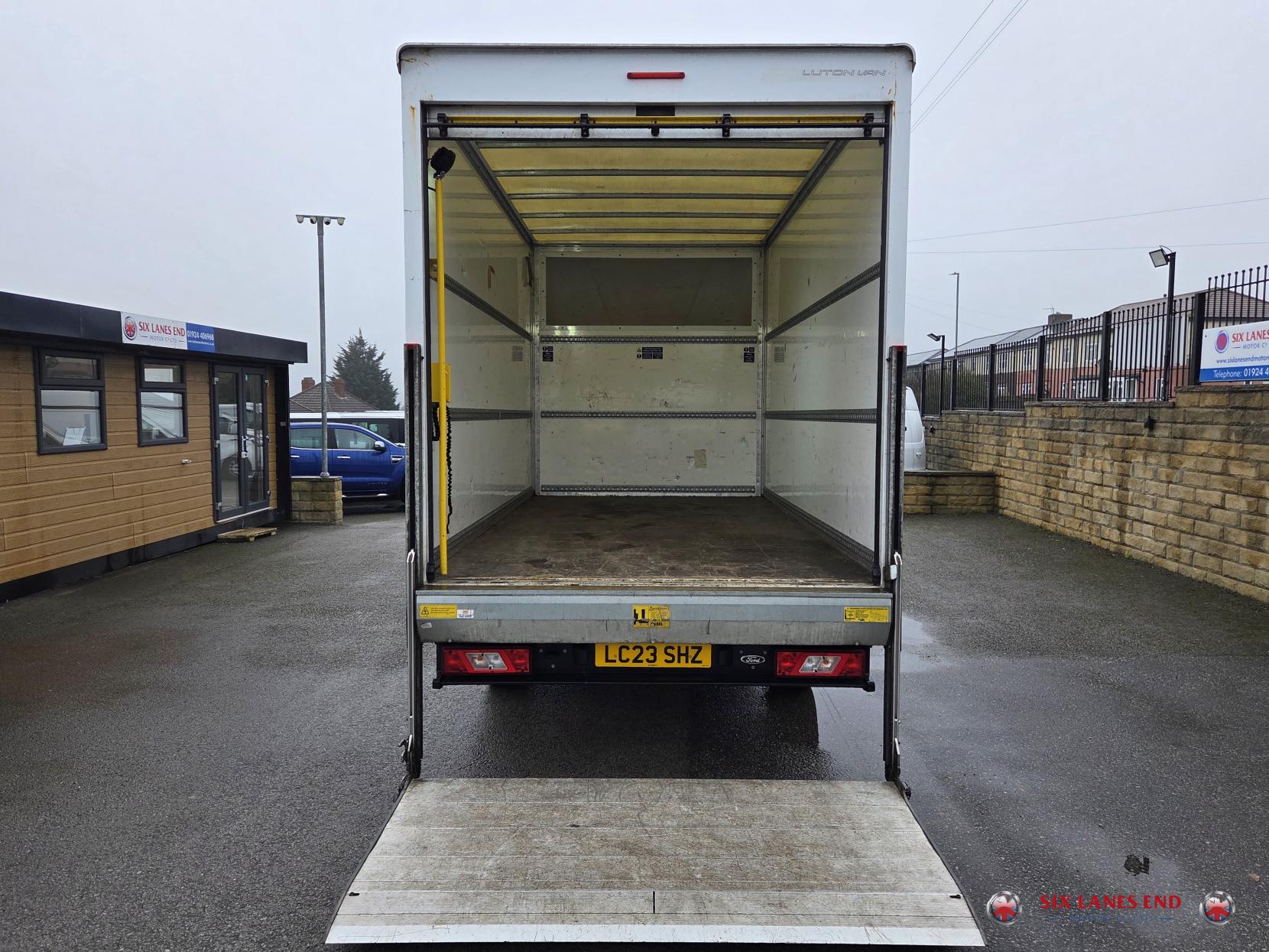 Ford Transit 2.0 350 EcoBlue Leader Luton 3dr Diesel Manual FWD L4 Euro 6 (s/s) (130 ps)