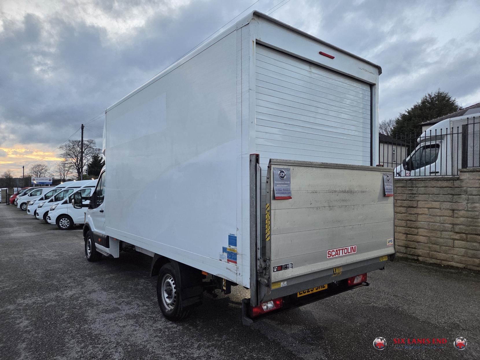 Ford Transit 2.0 350 EcoBlue Leader Luton 3dr Diesel Manual FWD L4 Euro 6 (s/s) (130 ps)