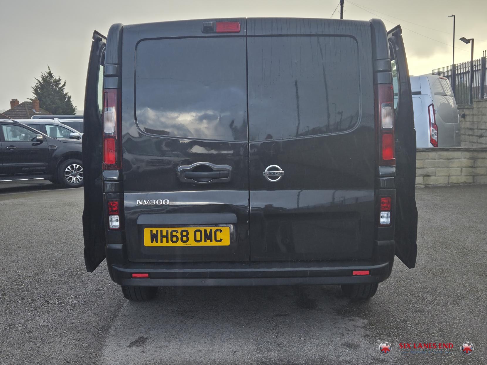 Nissan NV300 1.6 dCi 1.0t Tekna Crew Van Double Cab 6dr Diesel Manual L1 H1 Euro 6 (120 ps)