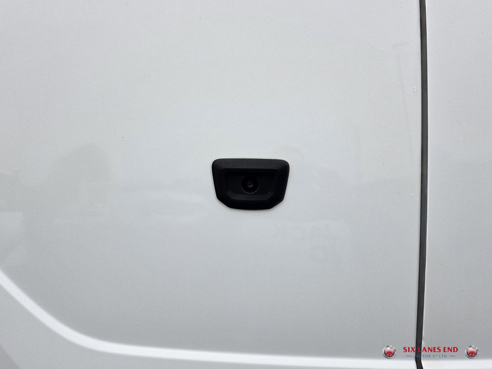 Ford Transit Custom 2.0 300 EcoBlue MHEV Limited Panel Van 5dr Diesel Manual L2 H2 Euro 6 (s/s) (130 ps)