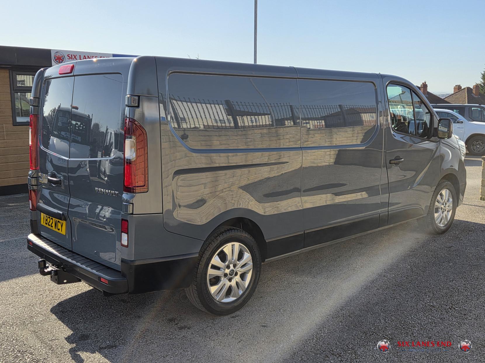 Renault Trafic 2.0 dCi Blue LL30 Sport Panel Van 5dr Diesel Manual L2 H1 Euro 6 (s/s) (130 ps)