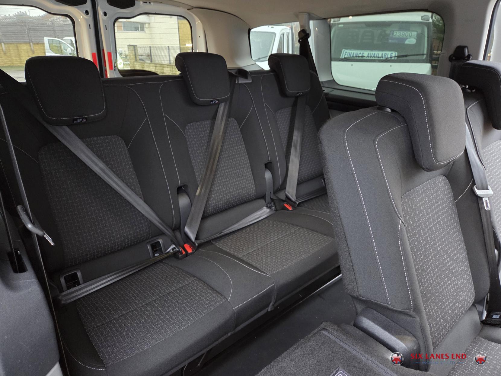 Ford Transit Custom 2.0 320 EcoBlue Trend Kombi Double Cab 5dr Diesel Manual L2 Euro 6 (s/s) (136 ps)