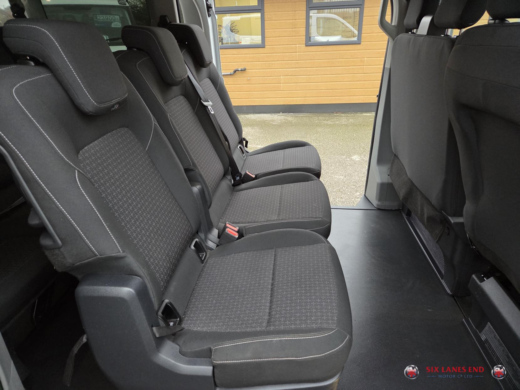 Ford Transit Custom 2.0 320 EcoBlue Trend Kombi Double Cab 5dr Diesel Manual L2 Euro 6 (s/s) (136 ps)