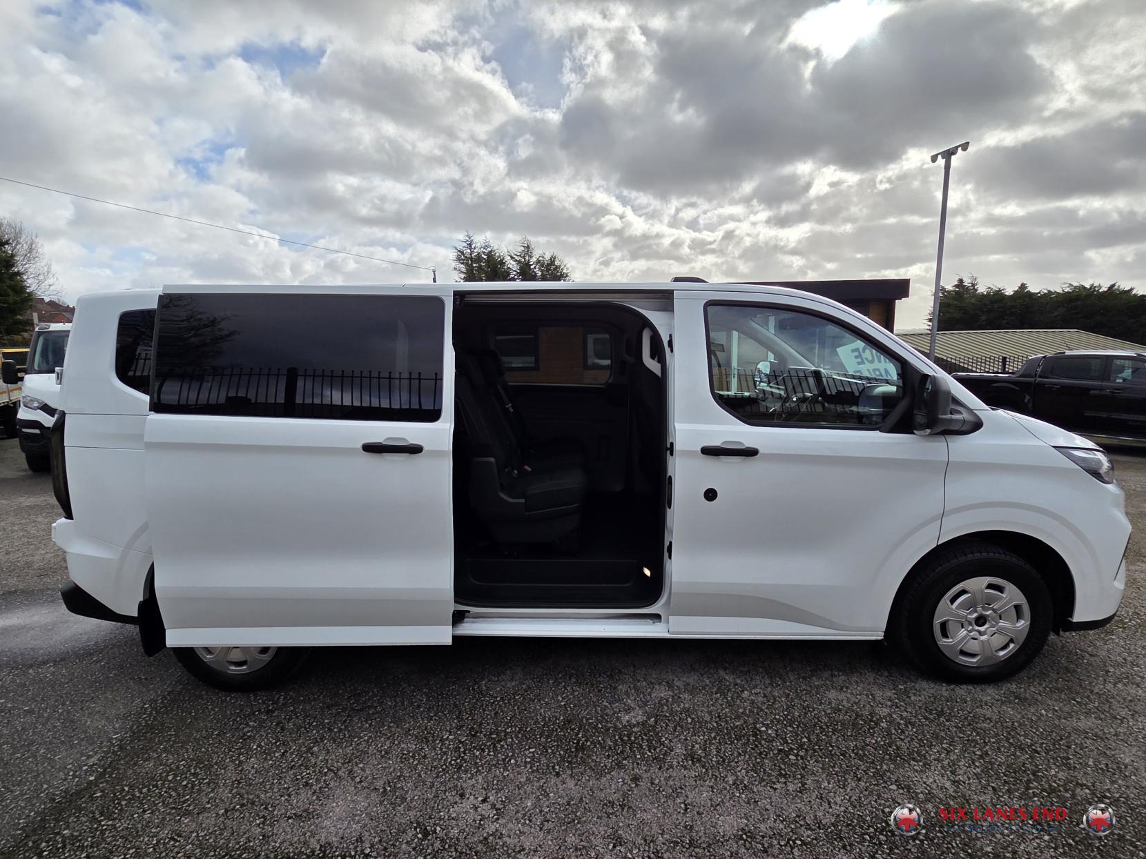 Ford Transit Custom 2.0 320 EcoBlue Trend Kombi Double Cab 5dr Diesel Manual L2 Euro 6 (s/s) (136 ps)