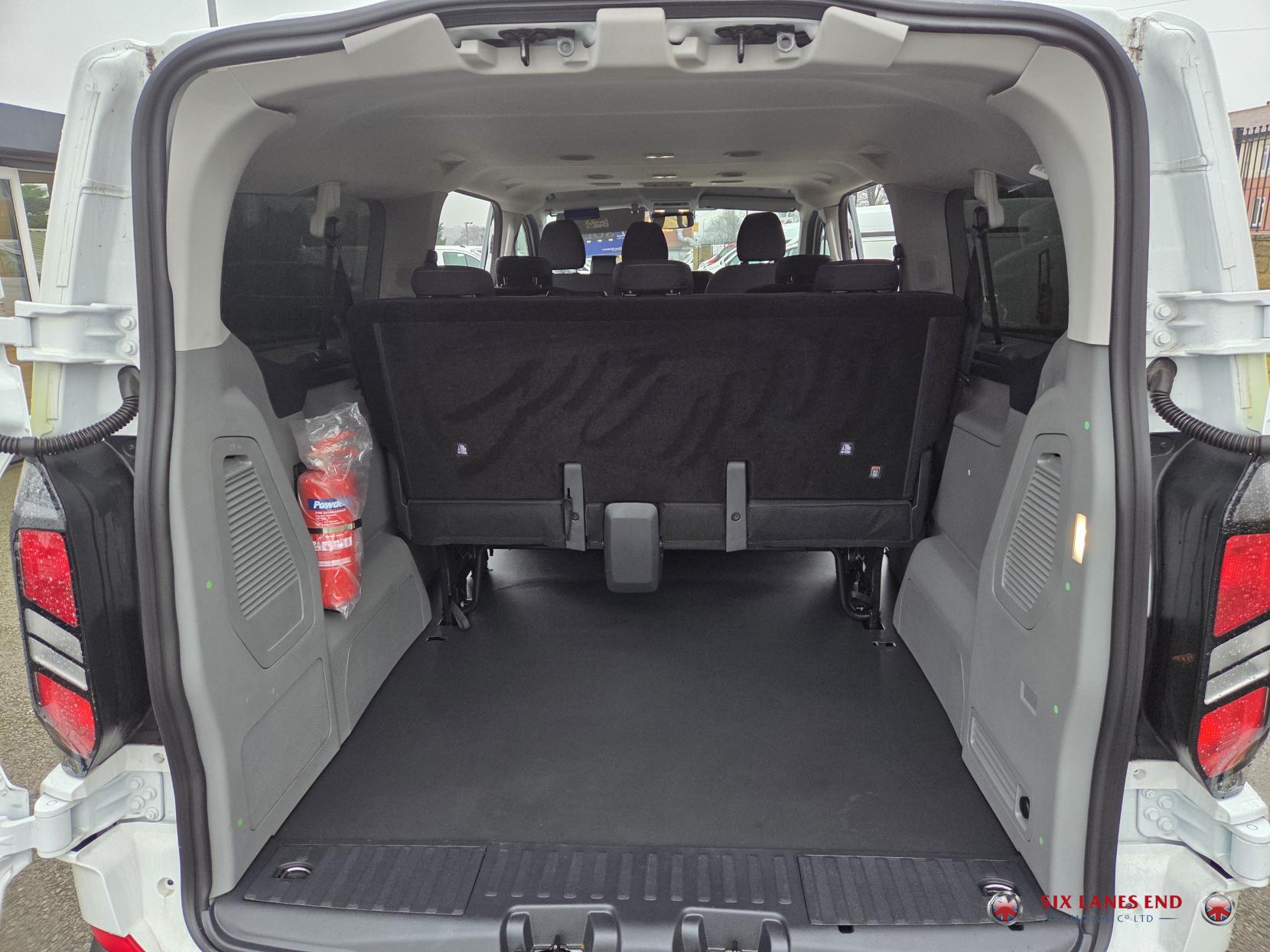 Ford Transit Custom 2.0 320 EcoBlue Trend Kombi Double Cab 5dr Diesel Manual L2 Euro 6 (s/s) (136 ps)