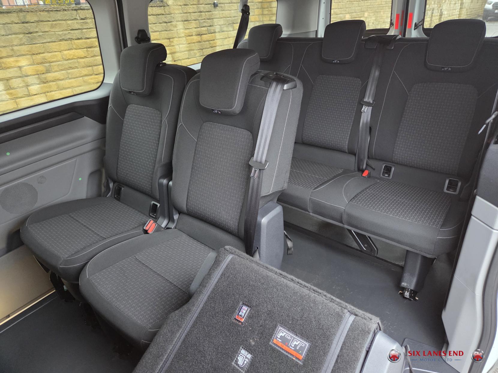 Ford Transit Custom 2.0 320 EcoBlue Trend Kombi Double Cab 5dr Diesel Manual L2 Euro 6 (s/s) (136 ps)