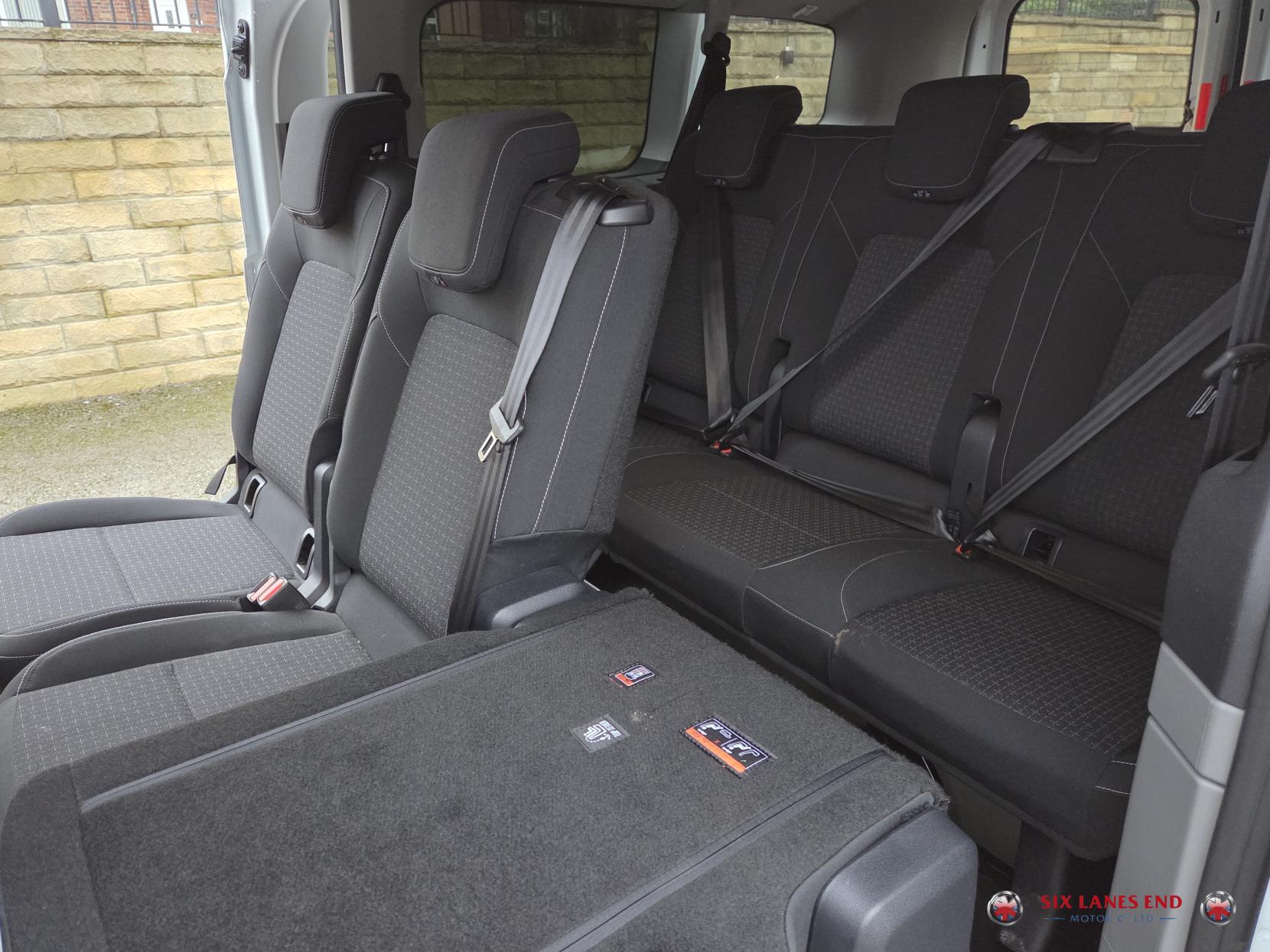 Ford Transit Custom 2.0 320 EcoBlue Trend Kombi Double Cab 5dr Diesel Manual L2 Euro 6 (s/s) (136 ps)