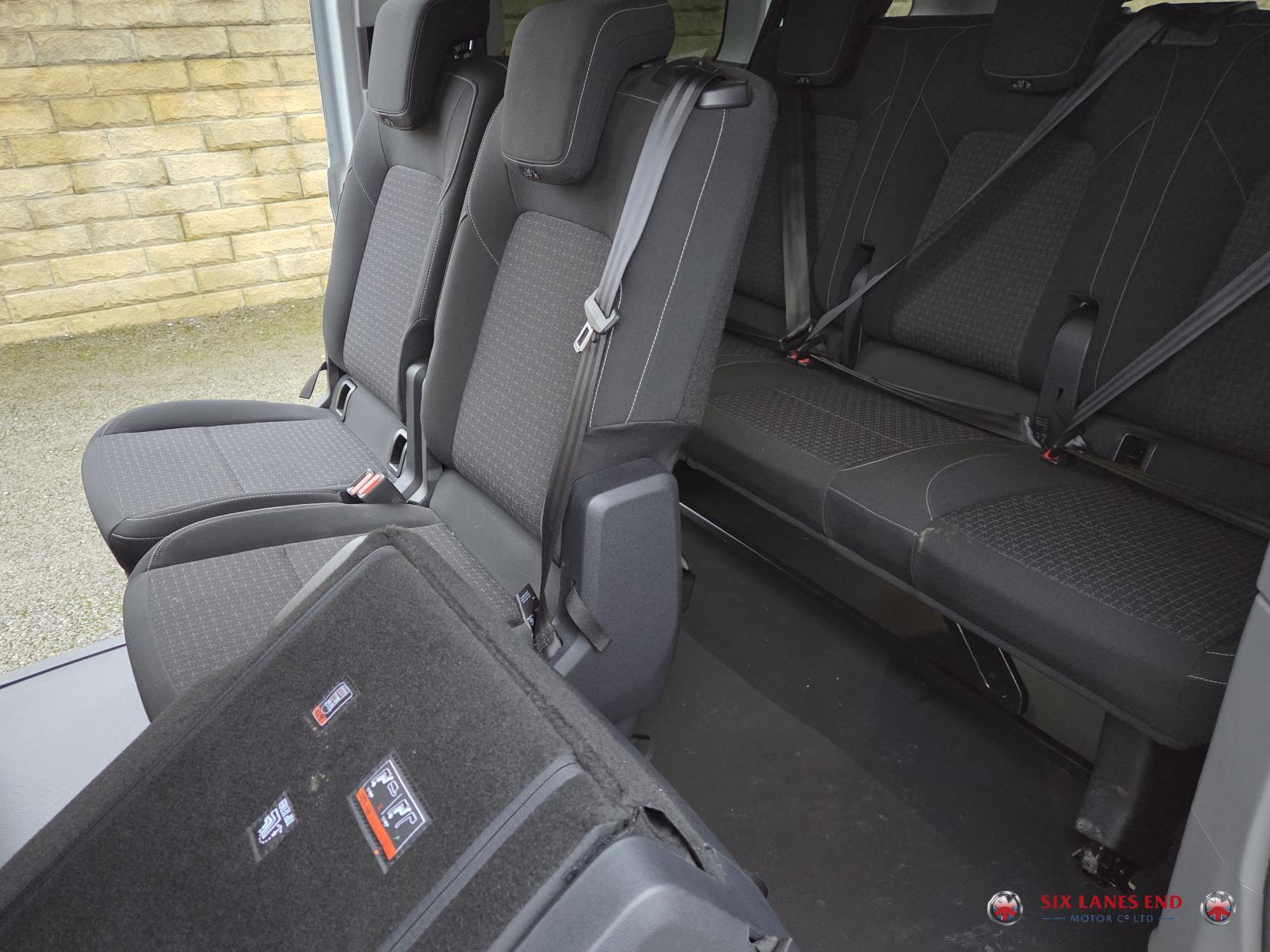 Ford Transit Custom 2.0 320 EcoBlue Trend Kombi Double Cab 5dr Diesel Manual L2 Euro 6 (s/s) (136 ps)