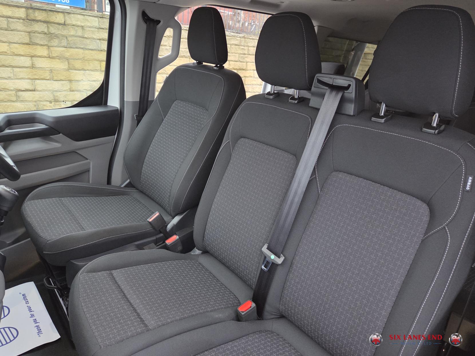 Ford Transit Custom 2.0 320 EcoBlue Trend Kombi Double Cab 5dr Diesel Manual L2 Euro 6 (s/s) (136 ps)