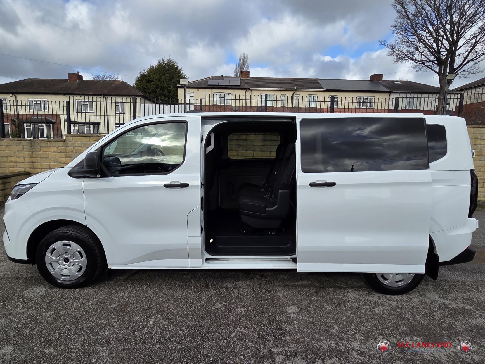 Ford Transit Custom 2.0 320 EcoBlue Trend Kombi Double Cab 5dr Diesel Manual L2 Euro 6 (s/s) (136 ps)