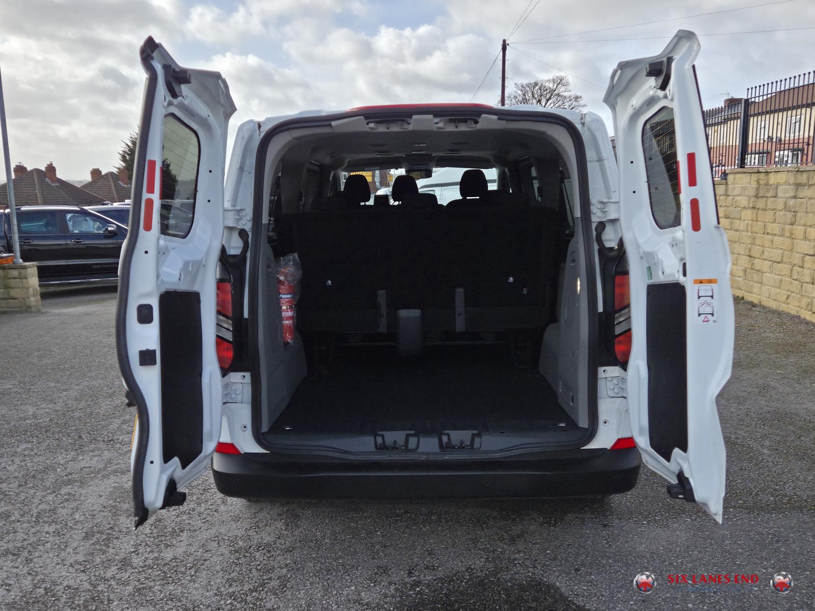 Ford Transit Custom 2.0 320 EcoBlue Trend Kombi Double Cab 5dr Diesel Manual L2 Euro 6 (s/s) (136 ps)