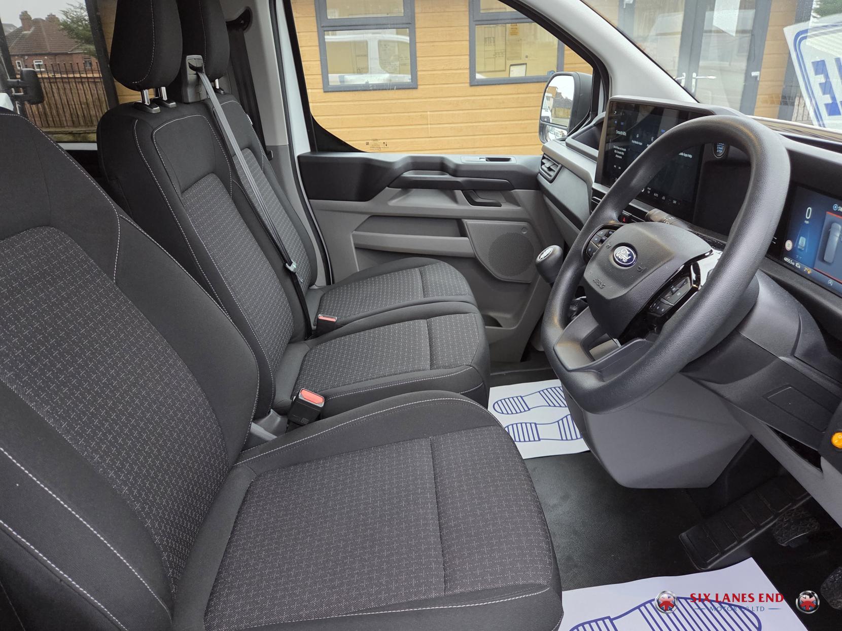 Ford Transit Custom 2.0 320 EcoBlue Trend Kombi Double Cab 5dr Diesel Manual L2 Euro 6 (s/s) (136 ps)