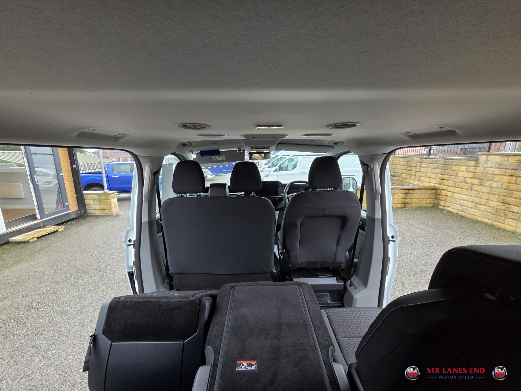 Ford Transit Custom 2.0 320 EcoBlue Trend Kombi Double Cab 5dr Diesel Manual L2 Euro 6 (s/s) (136 ps)