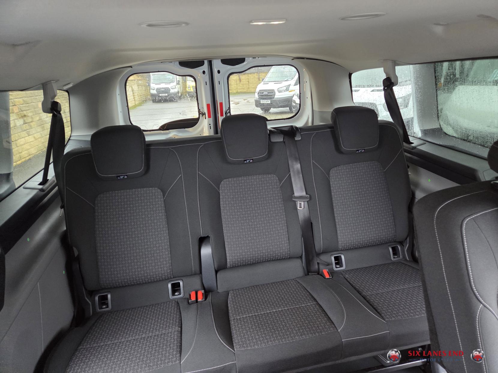 Ford Transit Custom 2.0 320 EcoBlue Trend Kombi Double Cab 5dr Diesel Manual L2 Euro 6 (s/s) (136 ps)