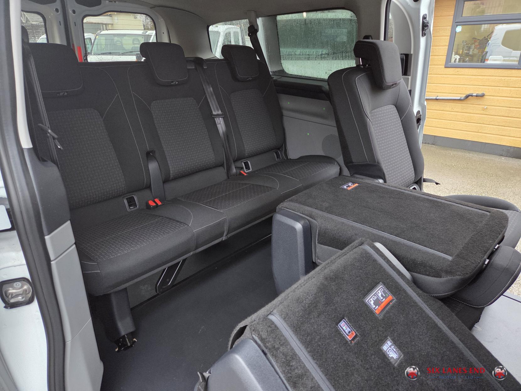 Ford Transit Custom 2.0 320 EcoBlue Trend Kombi Double Cab 5dr Diesel Manual L2 Euro 6 (s/s) (136 ps)