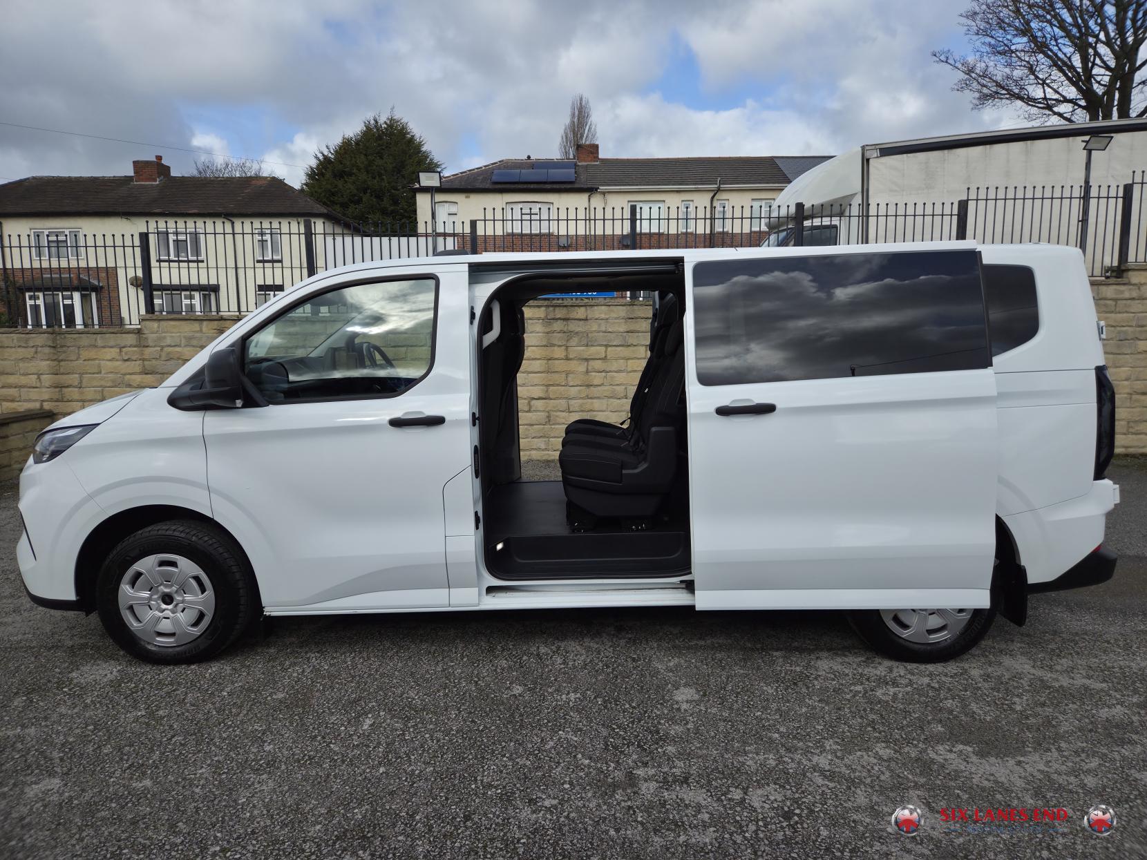 Ford Transit Custom 2.0 320 EcoBlue Trend Kombi Double Cab 5dr Diesel Manual L2 Euro 6 (s/s) (136 ps)