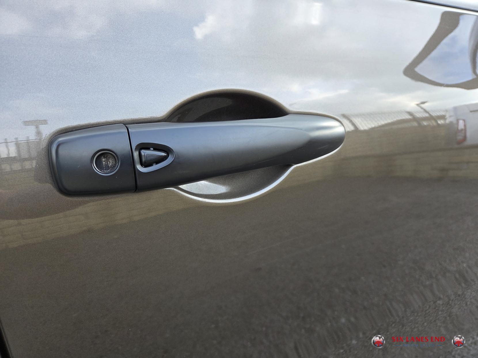 Mercedes-Benz X Class 3.0 CDI V6 Power Pickup Double Cab 4dr Diesel G-Tronic+ 4MATIC Euro 6 (258 ps)