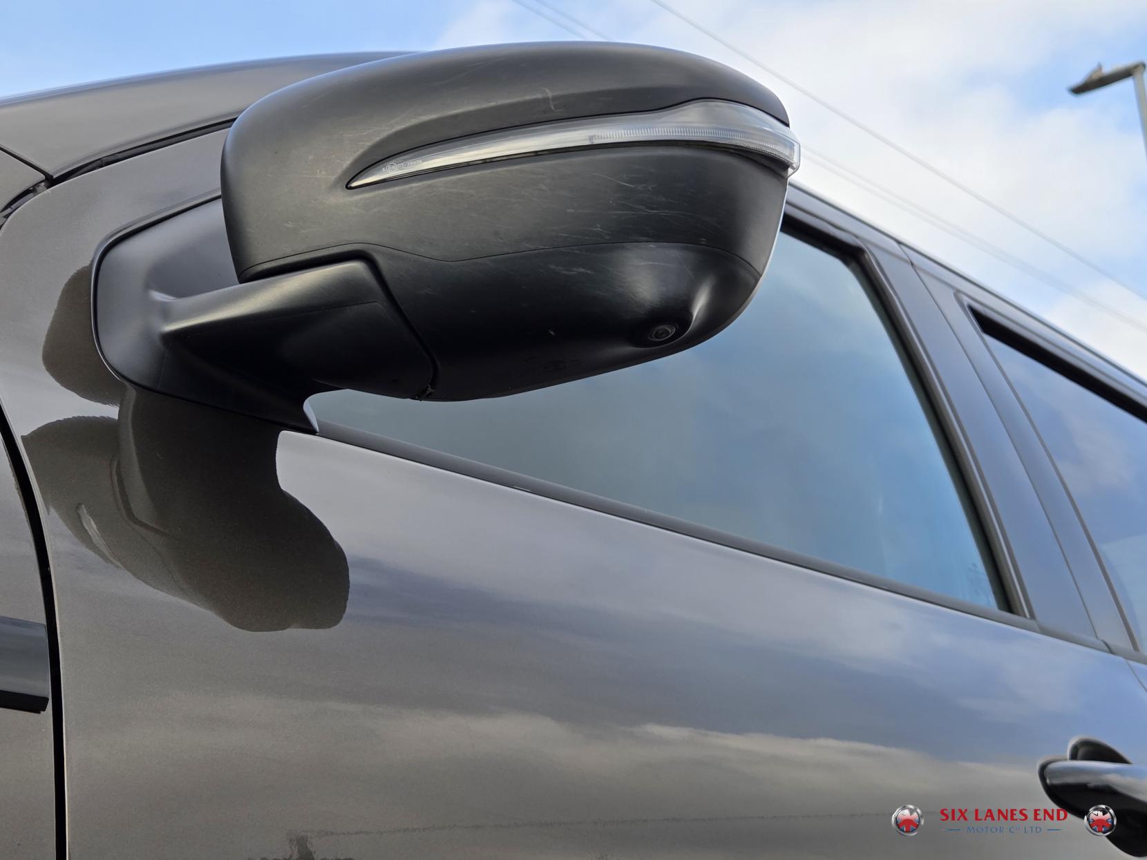 Mercedes-Benz X Class 3.0 CDI V6 Power Pickup Double Cab 4dr Diesel G-Tronic+ 4MATIC Euro 6 (258 ps)