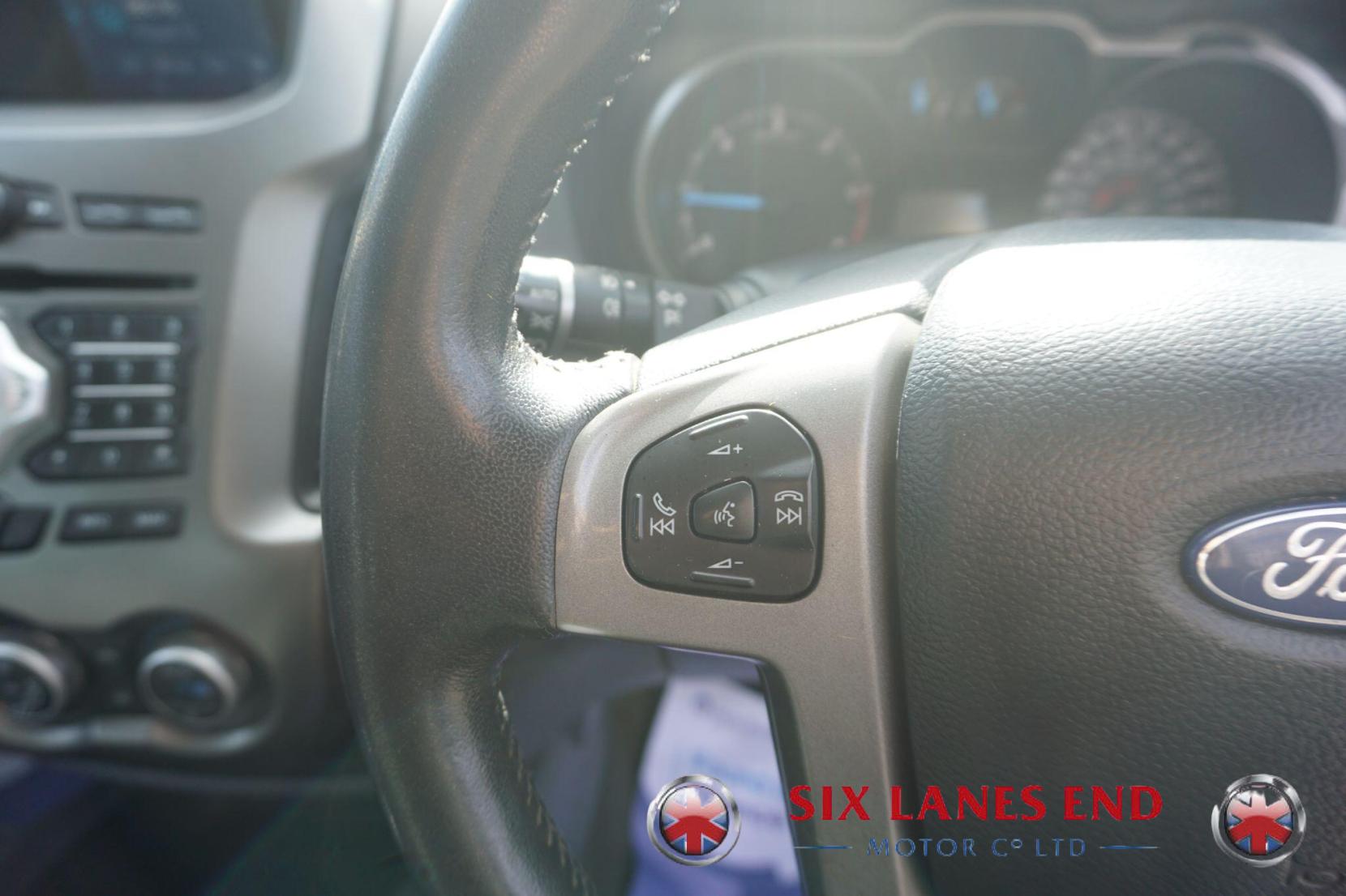 Ford Ranger 3.2 TDCi Limited 1 Pickup Double Cab 4dr Diesel Manual 4WD Euro 5 (200 ps)